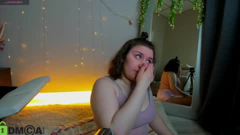 Snapshot of maya_raay chatting on May 2026 01:01:01 AM Maya online show from May 2026 01:01:01 AM