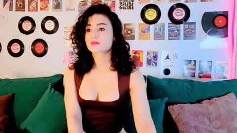 Snapshot of maya_rogerss chatting on July 2026 02:43:02 PM Maya online show from July 2026 02:43:02 PM