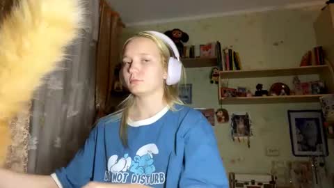 Lola online show from October 2025 04:15:02 PM