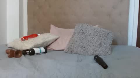 MAYA online show from November 2025 07:45:01 PM