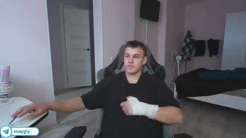 Snapshot of maygly chatting on June 2026 09:58:02 AM Slava and Alextatto online show from June 2026 09:58:02 AM