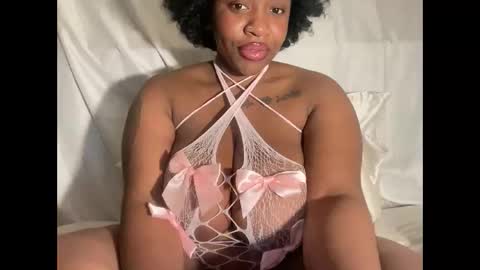 mayluvsu online show from February 2026 04:42:02 AM