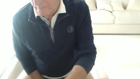 Snapshot of mbeastie chatting on December 2024 07:01:02 PM Beastie online show from December 2024 07:01:02 PM