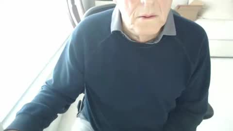 Snapshot of mbeastie chatting on January 2025 05:26:01 PM Beastie online show from January 2025 05:26:01 PM