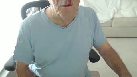 Snapshot of mbeastie chatting on March 2025 02:21:02 PM Beastie online show from March 2025 02:21:02 PM