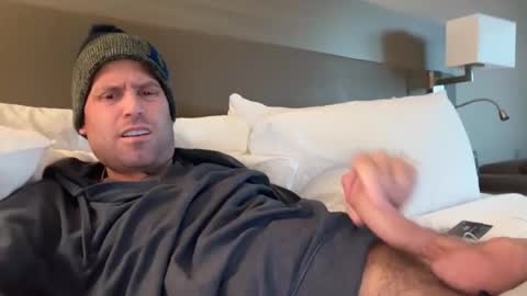 Snapshot of mbnc chatting on November 2025 08:42:02 PM lol online show from November 2025 08:42:02 PM