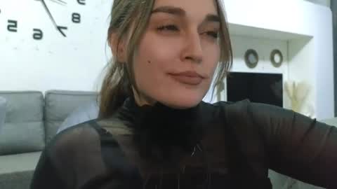 Snapshot of me_lissa_sun chatting on December 2024 05:36:01 AM Melissa online show from December 2024 05:36:01 AM