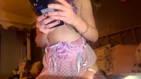 meadowmoon3 online show from September 2025 05:00:01 AM