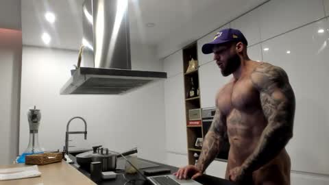 Snapshot of mealphamale chatting on March 2026 03:40:01 PM Alpha Male online show from March 2026 03:40:01 PM