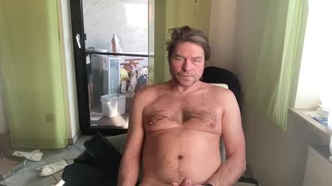 Snapshot of medeinoe chatting on January 2025 09:44:02 AM medeinoe online show from January 2025 09:44:02 AM