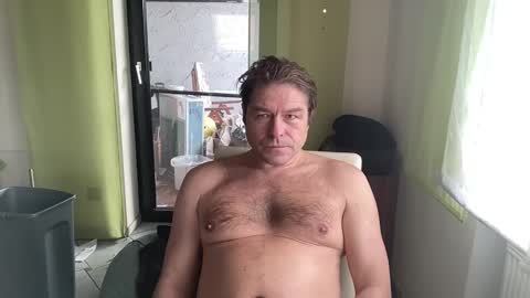 Snapshot of medeinoe chatting on January 2025 11:03:01 AM medeinoe online show from January 2025 11:03:01 AM