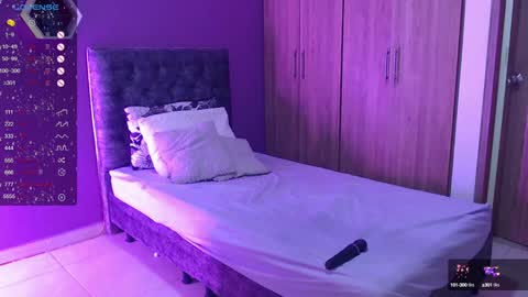 medelyn  Instagram mady evans13 online show from December 2024 08:51:02 PM