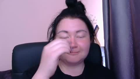 Snapshot of medjik_lool chatting on June 2026 06:16:02 AM Oltereodora-lima online show from June 2026 06:16:02 AM