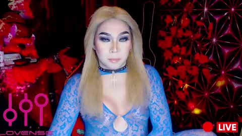 THE QUEEN ALPHA   Queen Medusa Prey online show from December 2025 05:42:01 PM