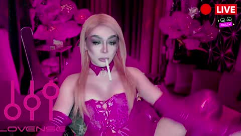 THE QUEEN ALPHA   Queen Medusa Prey online show from April 2026 08:01:02 PM