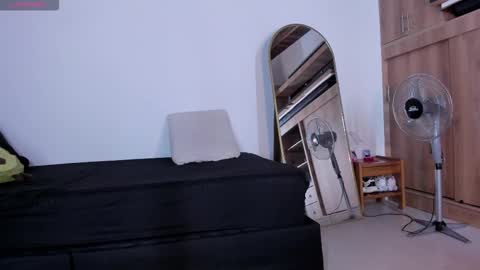 medussa13 online show from February 2026 12:00:01 PM