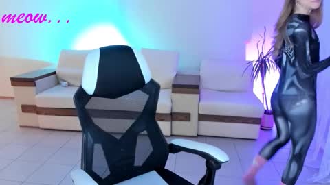 Sweet Meow nonude online show from October 2025 02:09:01 AM