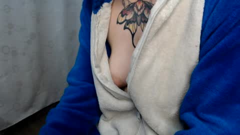 Snapshot of megan_coop3r_ chatting on July 2026 09:38:02 AM Megan and sophi online show from July 2026 09:38:02 AM