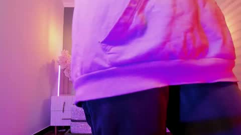     online show from February 2025 12:57:02 PM