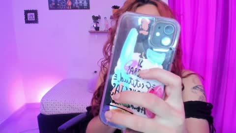                 Laura                 online show from February 2025 09:10:01 PM