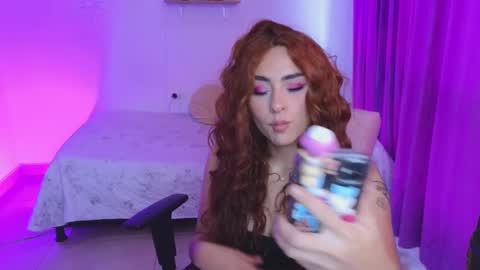                 Laura                 online show from February 2025 09:59:01 PM