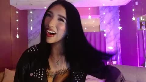 Snapshot of megan_saint chatting on June 2026 02:14:01 PM megan_saint online show from June 2026 02:14:01 PM