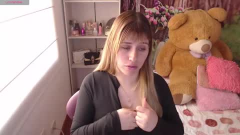 Snapshot of meganlk chatting on April 2026 06:09:01 PM MEGAN online show from April 2026 06:09:01 PM