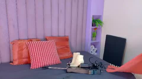 Snapshot of meganlovee__ chatting on June 2026 01:30:02 AM MEGAN online show from June 2026 01:30:02 AM