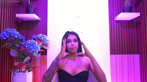 Megan Lowell online show from February 2026 11:28:02 AM