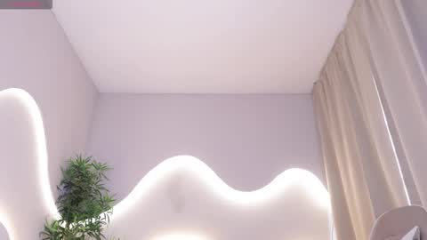 meganpeach_ online show from November 2025 01:00:02 PM