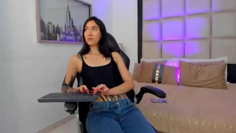 Megan Presley online show from May 2026 09:00:02 PM
