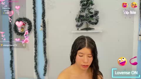 Snapshot of meganqueen2 chatting on December 2024 11:24:01 PM Megan Queen online show from December 2024 11:24:01 PM