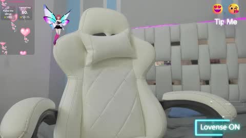 Megan Queen online show from November 2025 12:16:01 PM