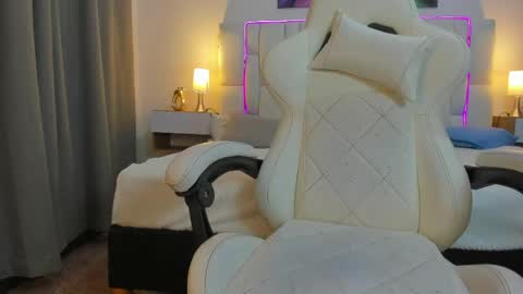 Snapshot of meganqueen2 chatting on May 2026 12:47:02 PM Megan Queen online show from May 2026 12:47:02 PM