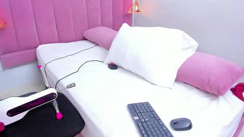 Megan  online show from October 2025 08:13:02 PM