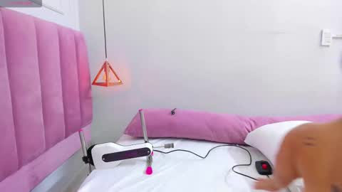 Megan  online show from November 2025 08:24:02 PM