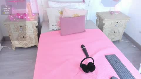 Megan online show from November 2025 11:54:02 AM