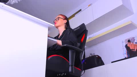 Megan online show from September 2025 07:50:01 PM