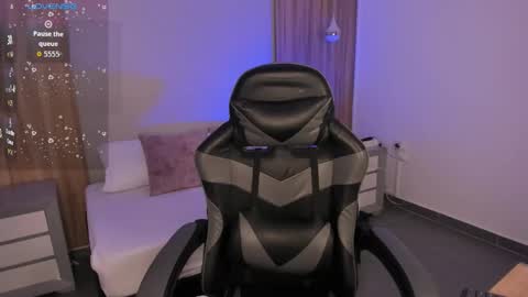 M E G A R A  online show from November 2025 02:13:01 AM