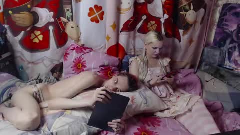 Snapshot of meidiandyuta chatting on December 2024 08:55:02 PM Yuta and Meidi online show from December 2024 08:55:02 PM