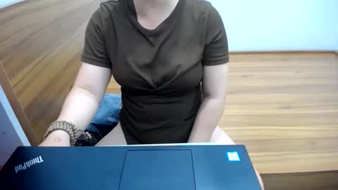meimei_888 online show from June 2026 02:47:02 AM