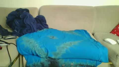 pretty online show from December 2025 05:46:01 AM