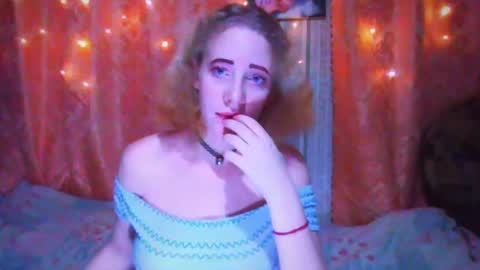 Snapshot of mel_mellie chatting on December 2024 09:04:02 PM Mel Mellie online show from December 2024 09:04:02 PM