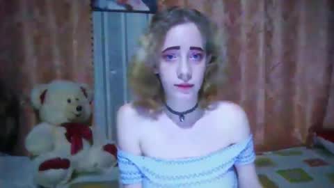 Snapshot of mel_mellie chatting on December 2024 11:08:01 PM Mel Mellie online show from December 2024 11:08:01 PM