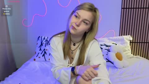 Mel online show from February 2025 03:27:01 AM