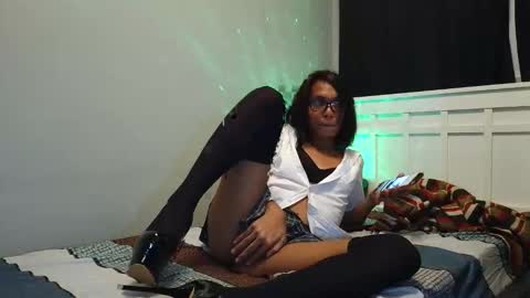 Snapshot of melahnie051002 chatting on April 2026 03:06:01 PM melahnie051002 online show from April 2026 03:06:01 PM