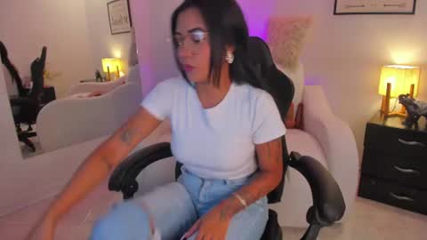 Snapshot of melan_owen chatting on June 2026 11:04:02 AM melan_owen online show from June 2026 11:04:02 AM