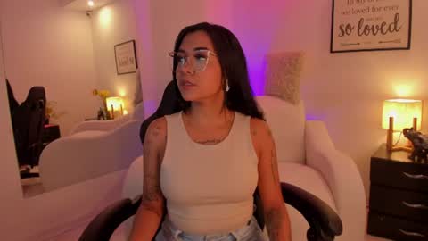 Snapshot of melan_owen chatting on July 2026 11:28:01 AM melan_owen online show from July 2026 11:28:01 AM