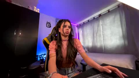 MELANI online show from October 2025 09:15:01 PM