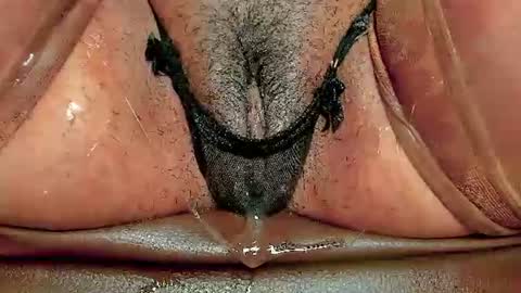 Snapshot of melania_browis chatting on June 2026 05:10:01 AM Melania online show from June 2026 05:10:01 AM